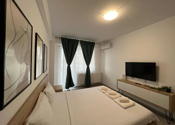 Perfect Host Palas Studio Central