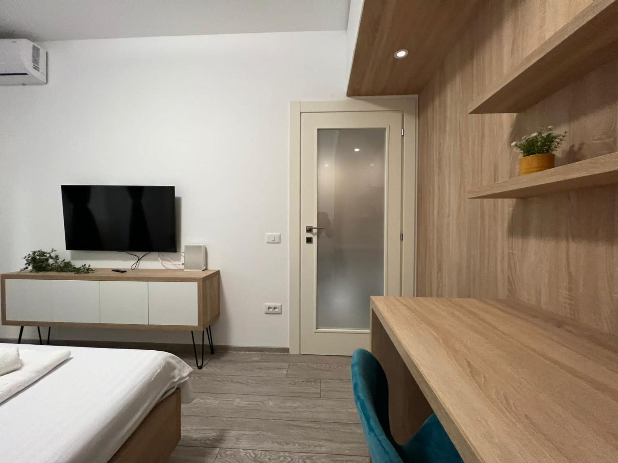 Perfect Host Iasi
